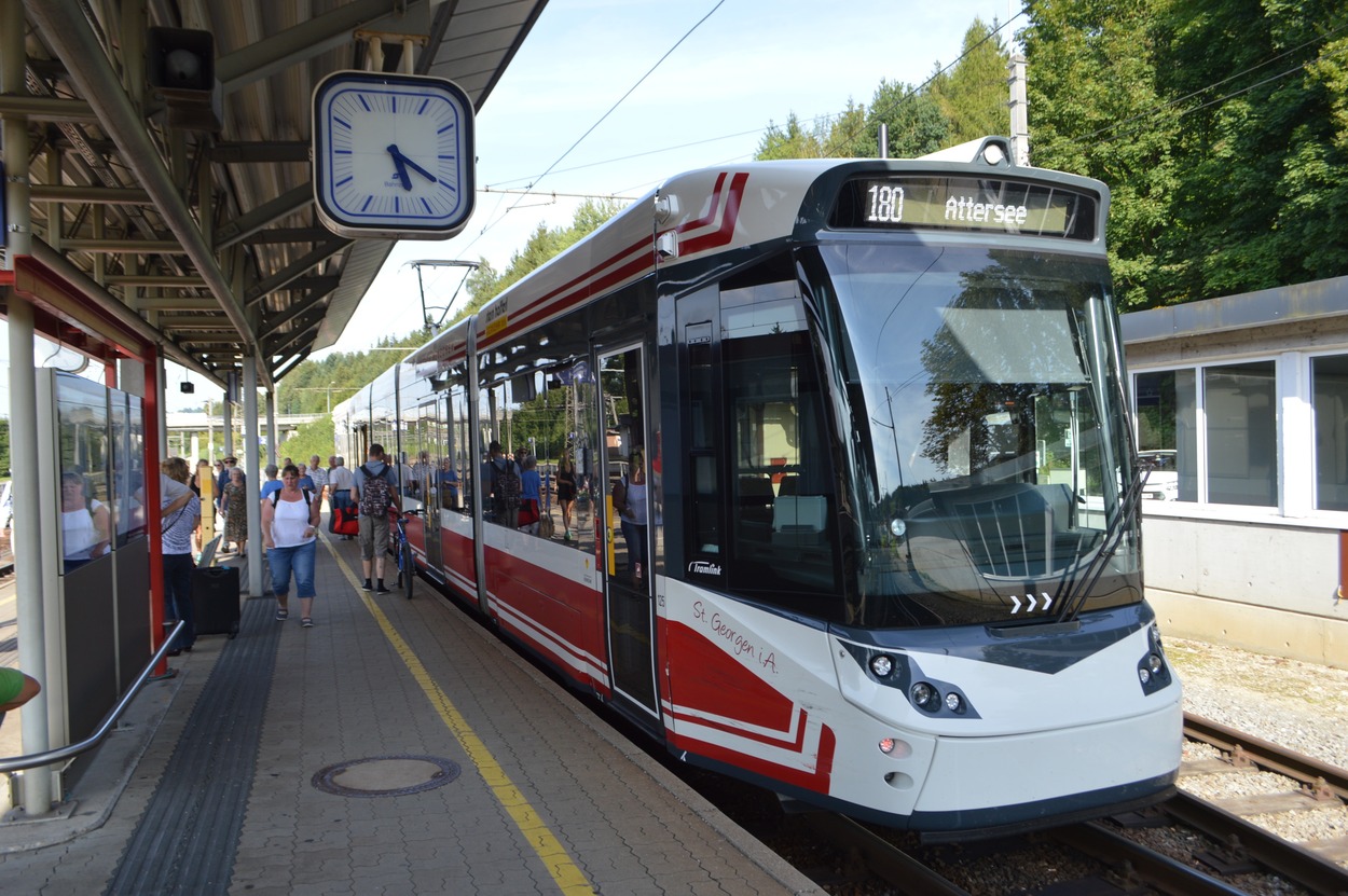 Stern & Hafferl neue Attergaubahn-Triebwagen