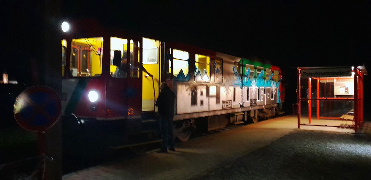 Graffiti-Vandalismus: Schmierereien an der Gleichenbergerbahn