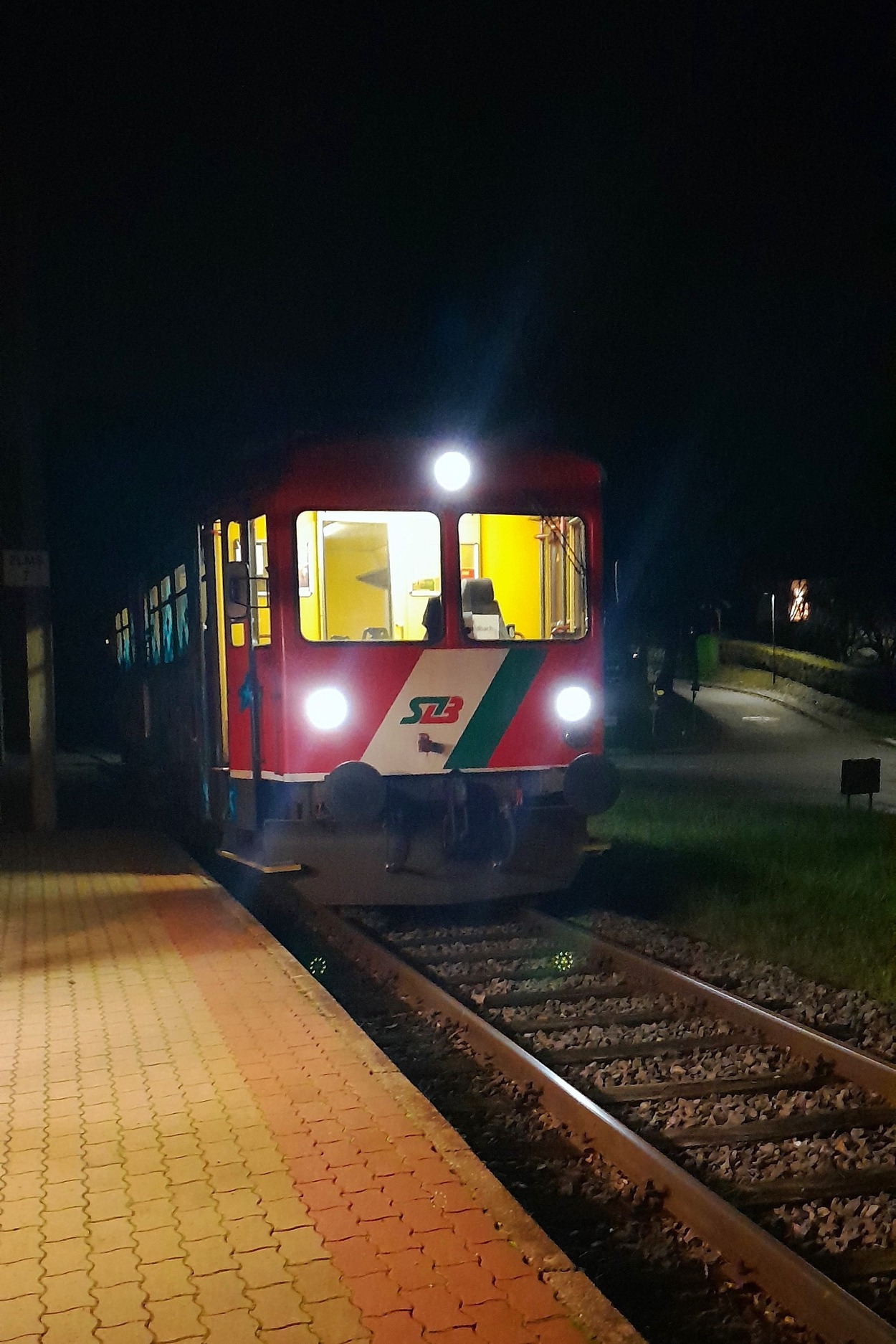 Graffiti-Vandalismus: Schmierereien an der Gleichenbergerbahn
