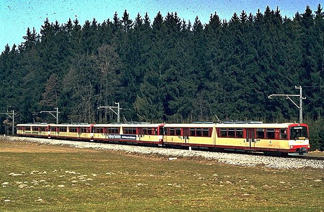 Salzburger Lokalbahn Vierwagenzug