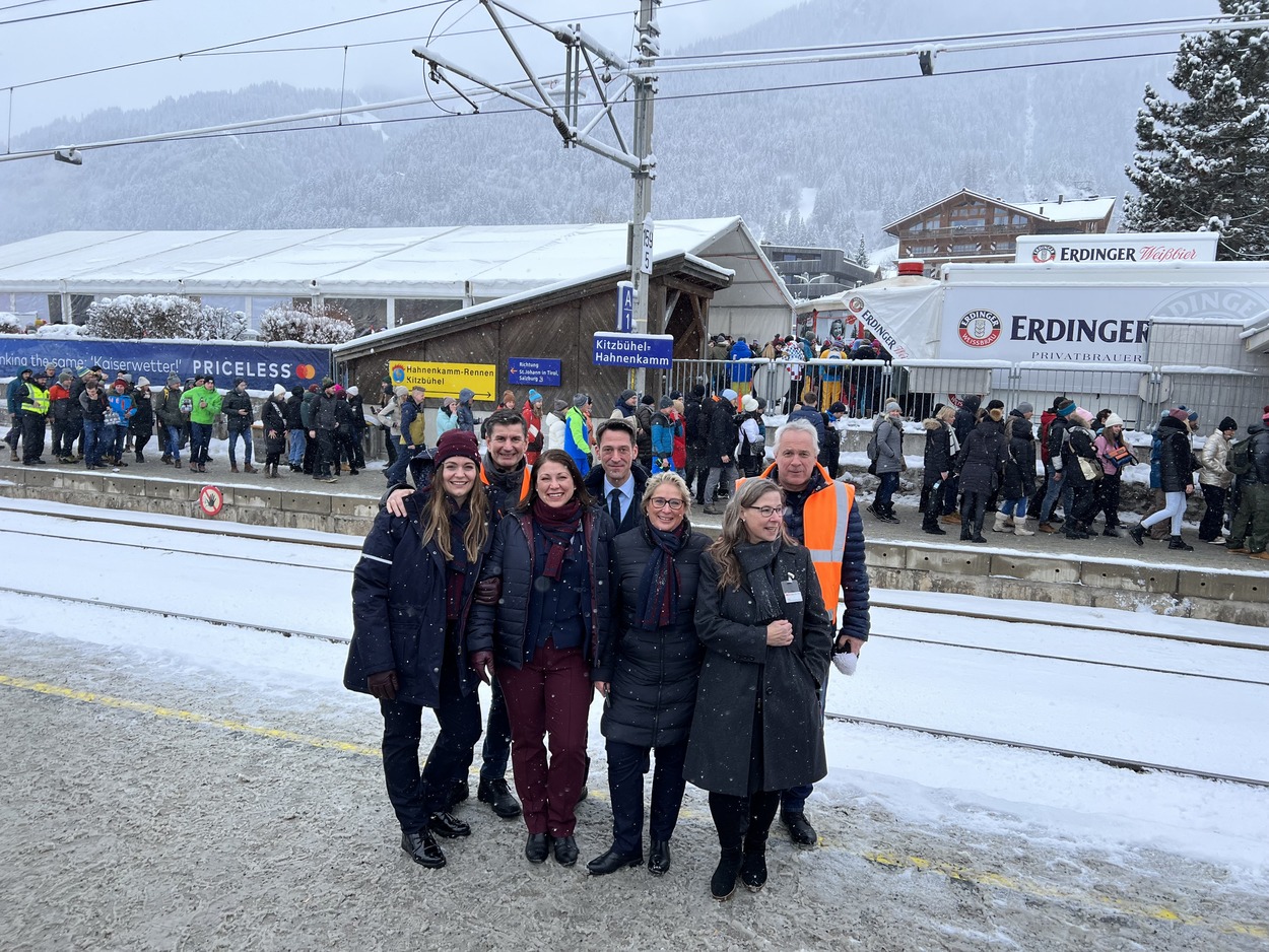 Mit den ÖBB im Hahnenkammtakt zu den Weltcuprennen in Kitzbühel 