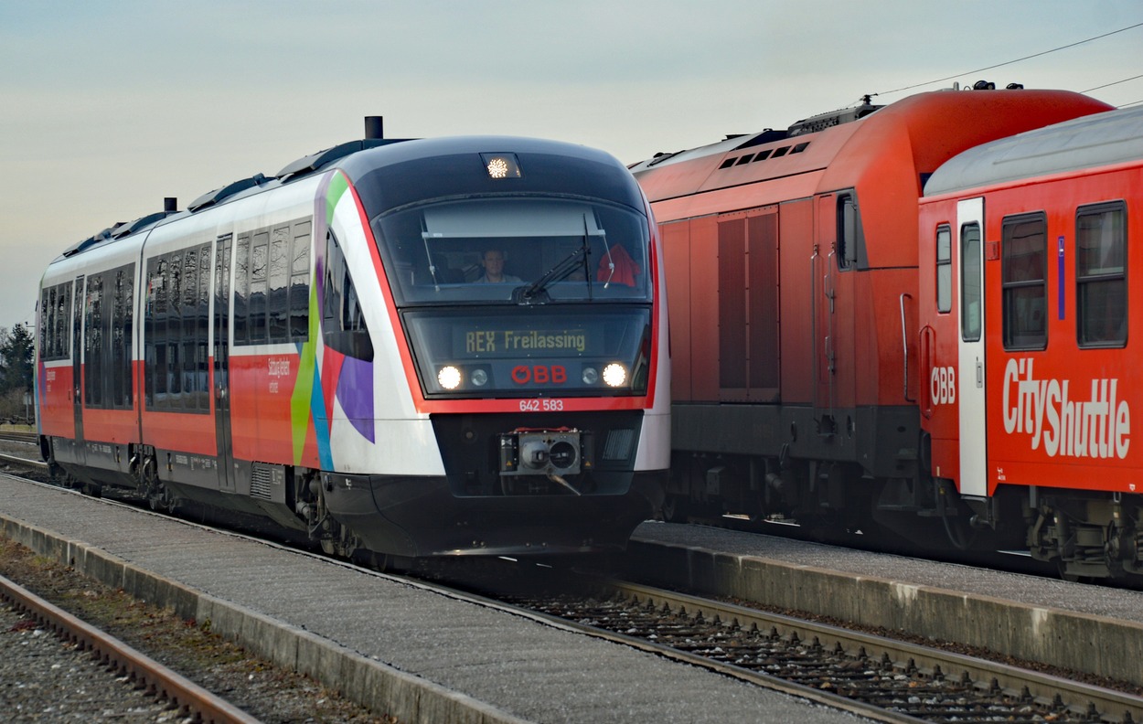 Dieseltriebwagen DB-Reihe 642 auf der Mattigtalbahn