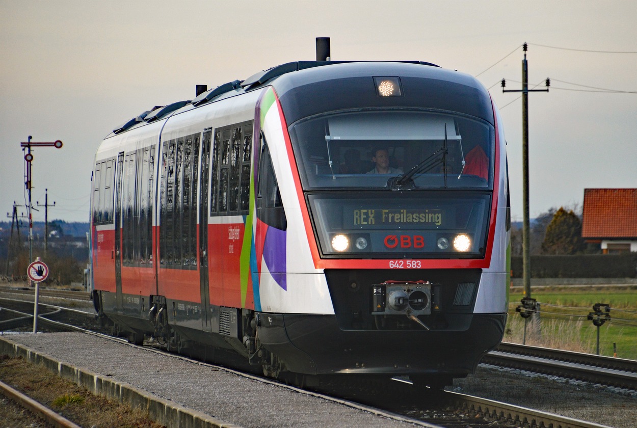 Dieseltriebwagen DB-Reihe 642 auf der Mattigtalbahn