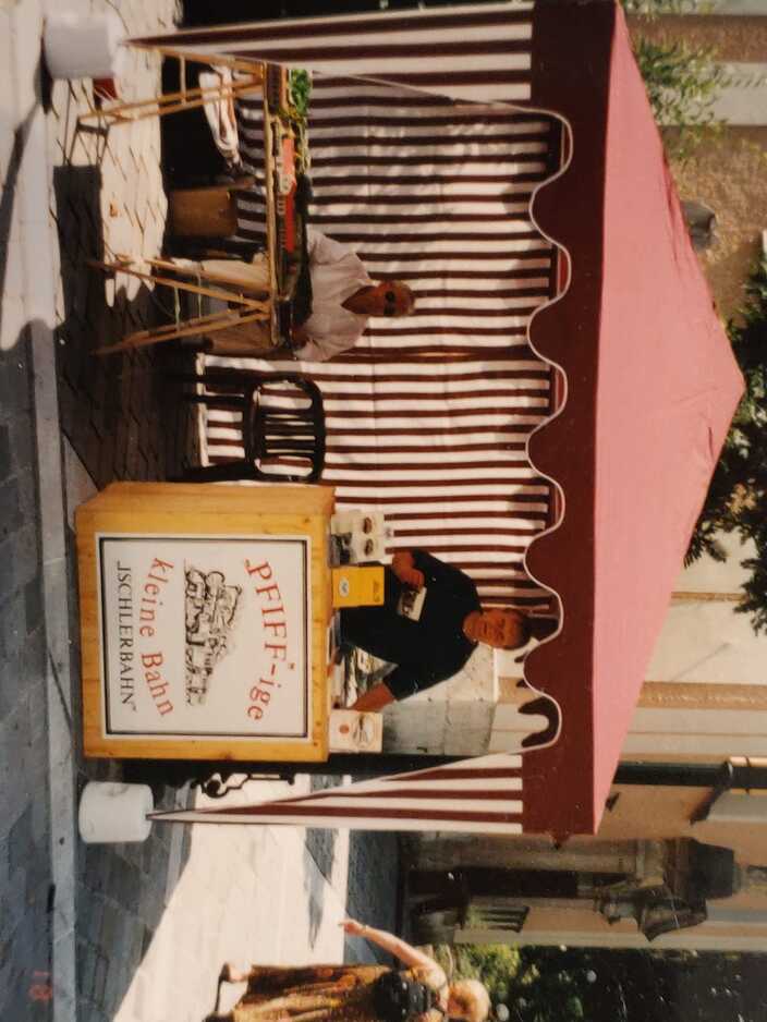 Der erste Infostand in Bad Ischl, 2002