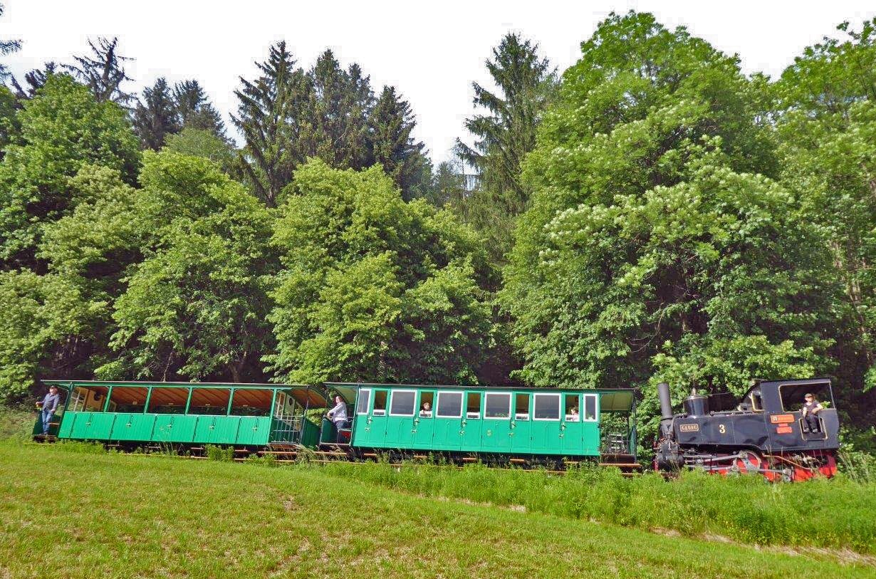 Achenseebahn grüne Personenwagen
