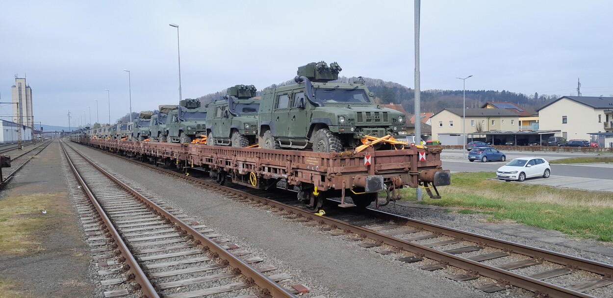 Geschütztes Mehrzweckfahrzeug "Husar"