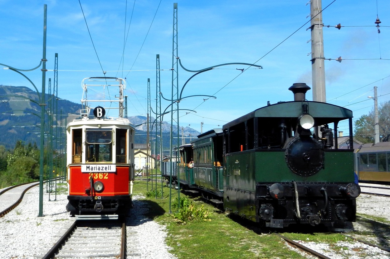 2016-09-25_at223_MT_DT11_6_7_gm-2362_Museumstramway-Mariazell_Bahnhof_ÖMT