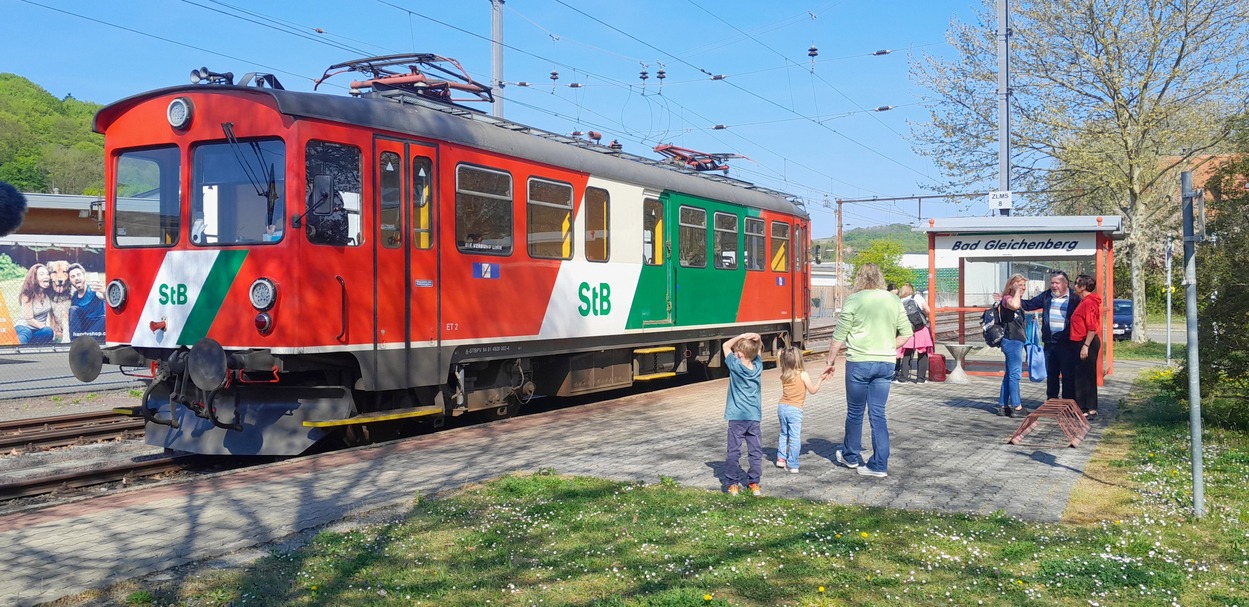 Gleichenbergerbahn: „Saison Start “ durch eine steirische Bilderbuchlandschaft – starke Bühne zur richtigen Zeit