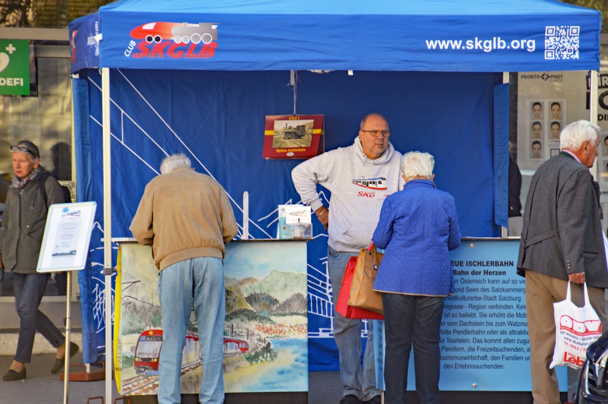 Info-Stand Club SKGLB am Mirabellplatz beim Schrannenmarkt