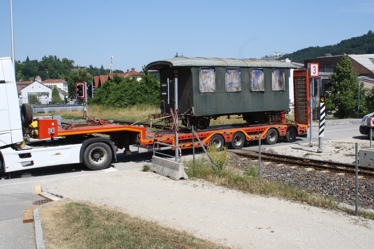 Älteste Waggons in Museumswerkstätte eingetroffen | Verein Club 598 Freunde der Ybbstalbahn
