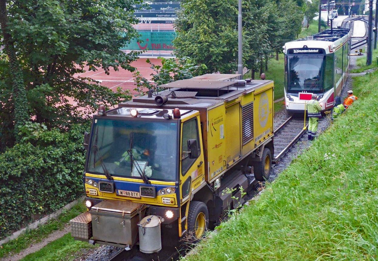 Schienenschleifen bei der Traunseetram