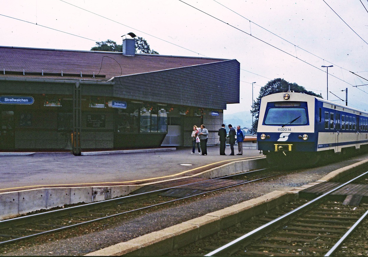 Bahnhof Straßwalchen Fremdfahrzeuge