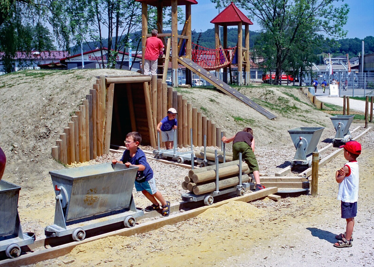 Lokpark Ampflwang Erlebnisspielplatz