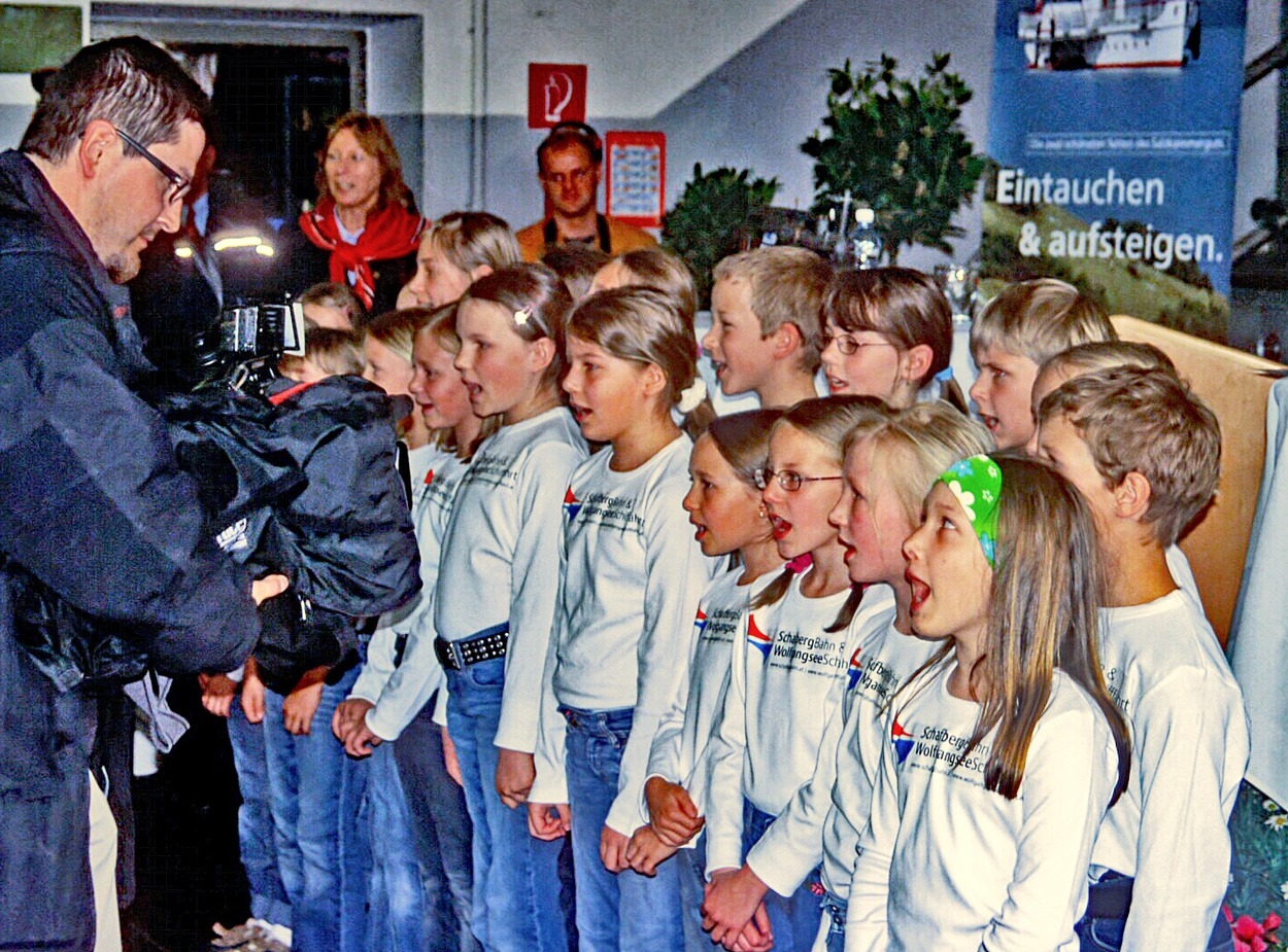Kinderchor Volksschule St. Wolfgang 2005 singt Ischlerbahnlied mit Text Schafbergbahn