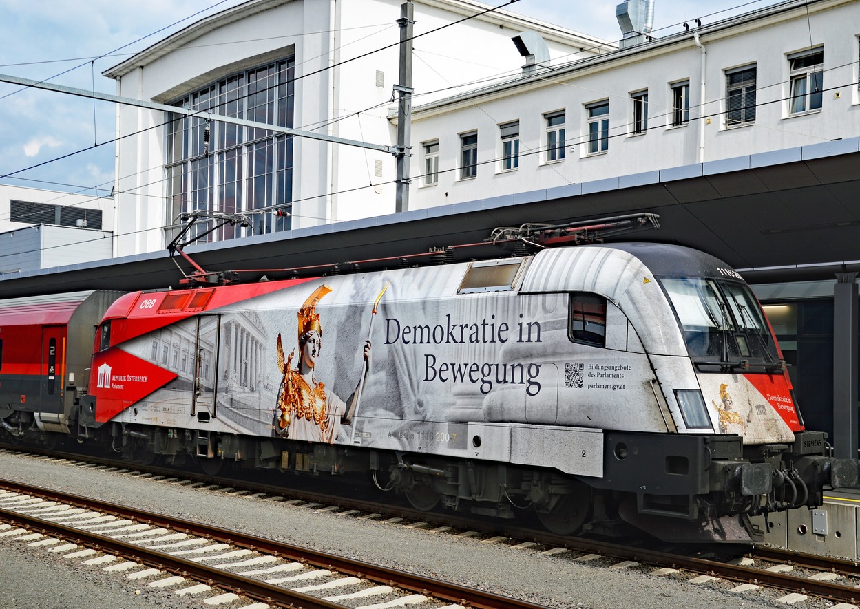 Taurus 1116.200 "Demokratielok in Graz Hbf.