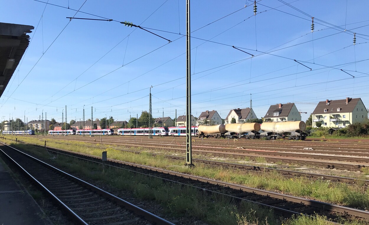 Zum Nichts tun gezwungen - BLB Triebwagen warten auf den Einsatz